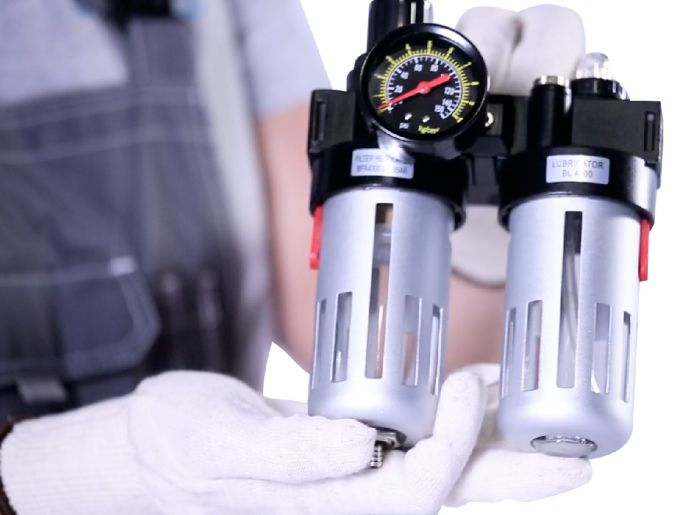 Фильтр-влагоотделитель с редуктором KraftWell KRW1771.2A12, 1/2"