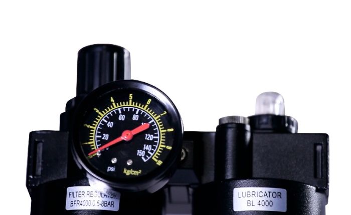 Фильтр-влагоотделитель с редуктором KraftWell KRW1771.2A12, 1/2"