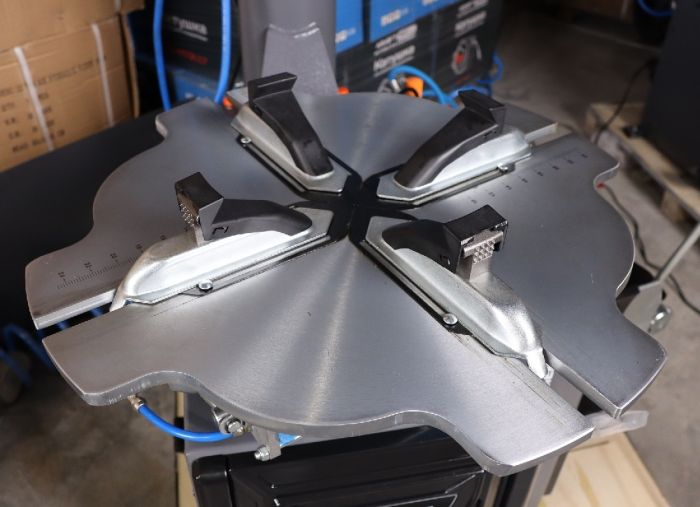 Шиномонтажный станок легковой KraftWell KRW25, полуавтоматический, 220В