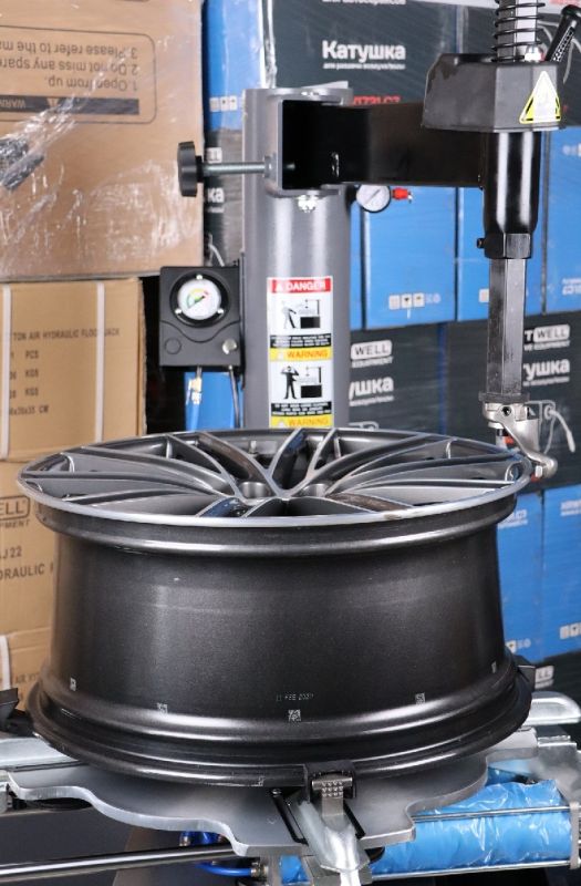 Шиномонтажный станок легковой KraftWell KRW25, полуавтоматический, 220В