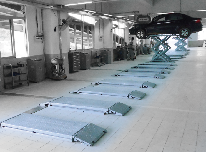 Подъемник автомобильный ножничный 3 тонны Everlift EE-6501V2 (RAL 7016), электрогидравлический, 380В