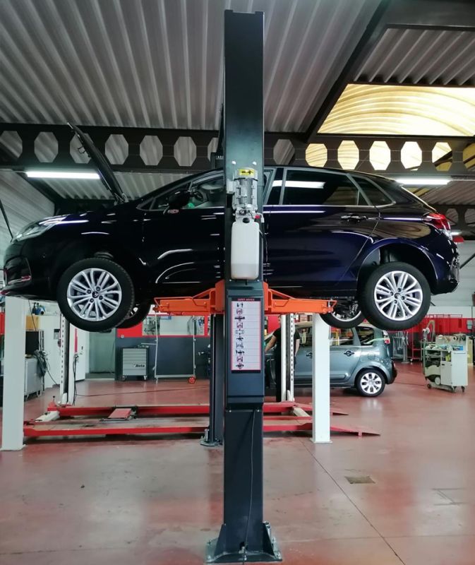 Подъемник двухстоечный автомобильный 4,2 тонны Everlift EE-62C.42T.E, электрогидравлический, 220/380 В