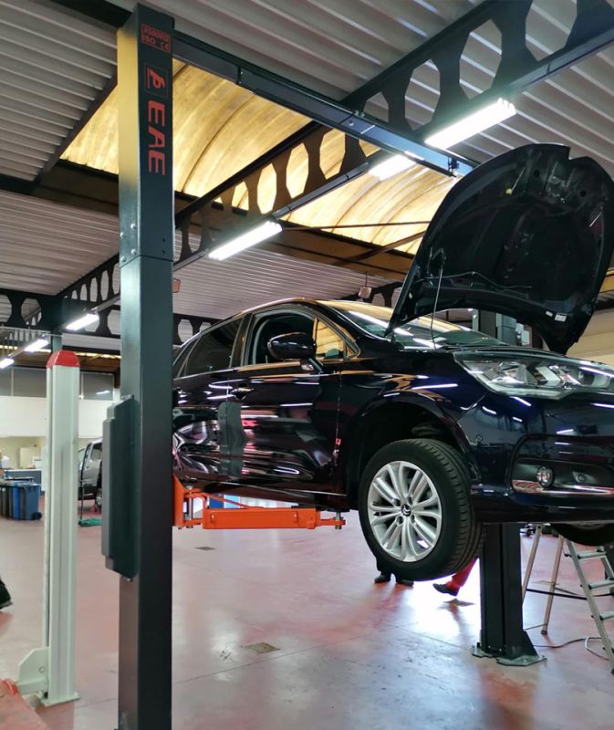 Подъемник двухстоечный автомобильный 4,2 тонны Everlift EE-62C.42T.E, электрогидравлический, 220/380 В