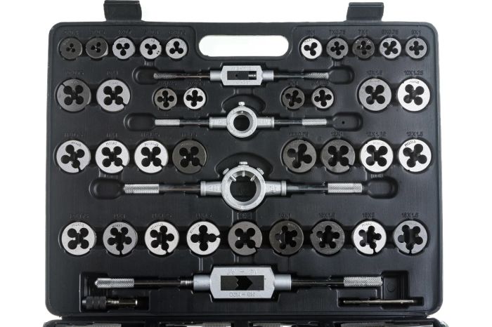 Набор метчиков и плашек ЭВРИКА ER-01101, 110 пр.