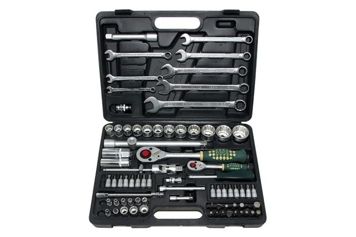 Набор инструментов в кейсе Force 4821R-9, 82 предмета, с трещоткой, 1/2", 1/4"