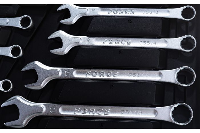 Набор инструментов в кейсе Force 4821R-5, 82 предмета, с трещоткой, 1/4"