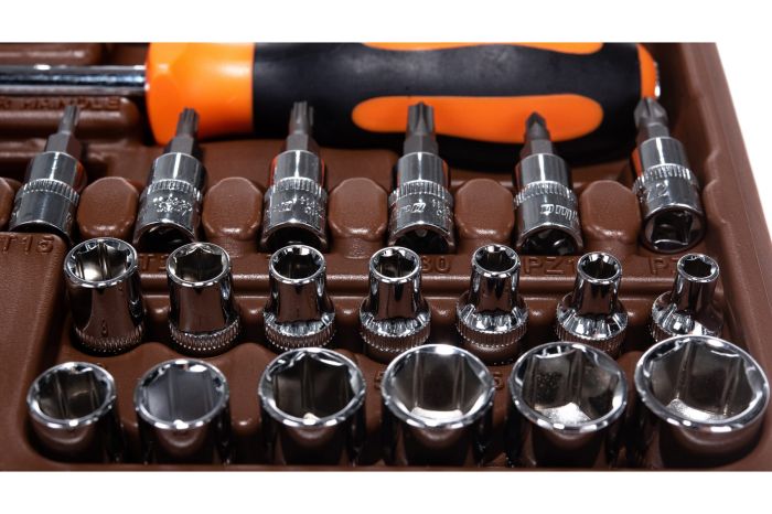 Набор инструментов в кейсе Ombra OMT82S, 82 предмета, с трещоткой, 1/4", 1/2"