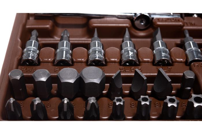 Набор инструментов в кейсе Ombra OMT82S, 82 предмета, с трещоткой, 1/4", 1/2"