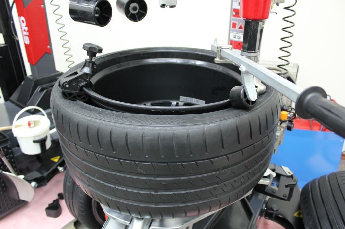 Шиномонтажный станок легковой Atis TC24, полуавтоматический, 380В