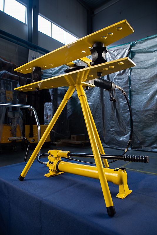 Гидравлический трубогиб ручной 13 тонн TOR HHW-2F, 21,3-60мм, с выносным насосом