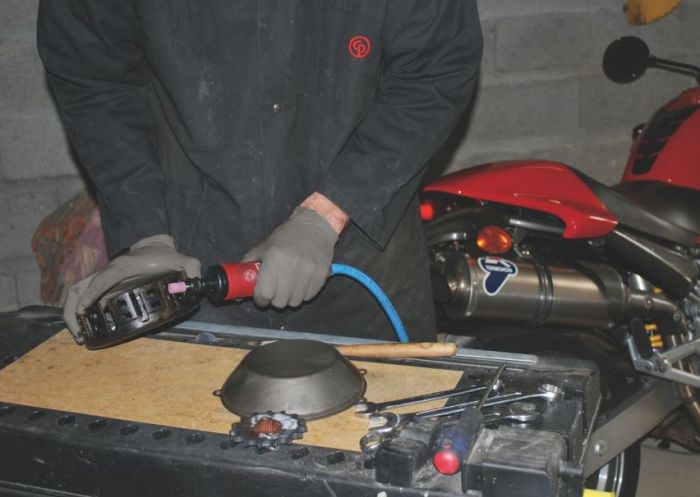Шлифовальная машинка для снятия заусенцев Chicago Pneumatic CP9111Q-B, 6 мм, 22000 об/мин