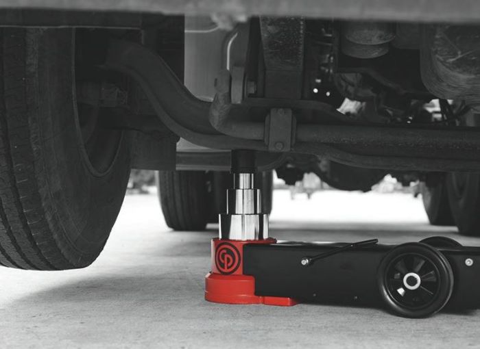 Домкрат подкатной пневмогидравлический 80 тонн Chicago Pneumatic CP85080, автомобильный