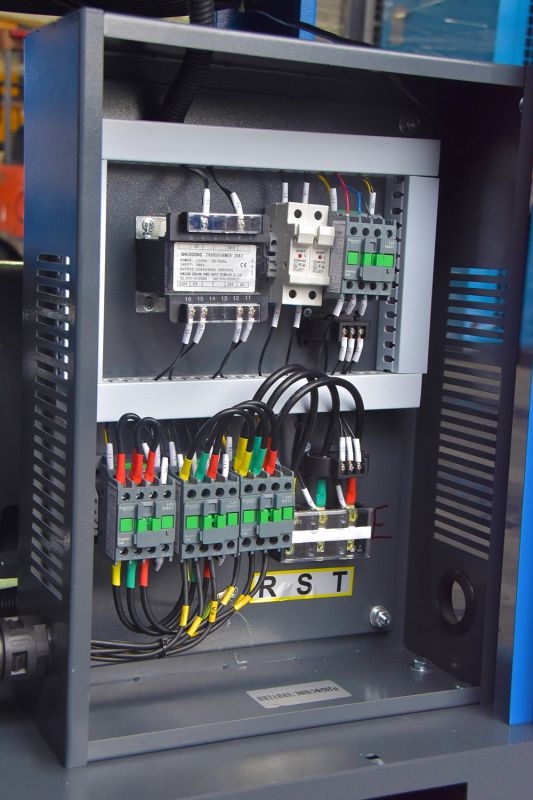 Винтовой компрессор KraftMachine KM15-8пВ, прямой привод, 8 бар, IP55, 2400л/мин