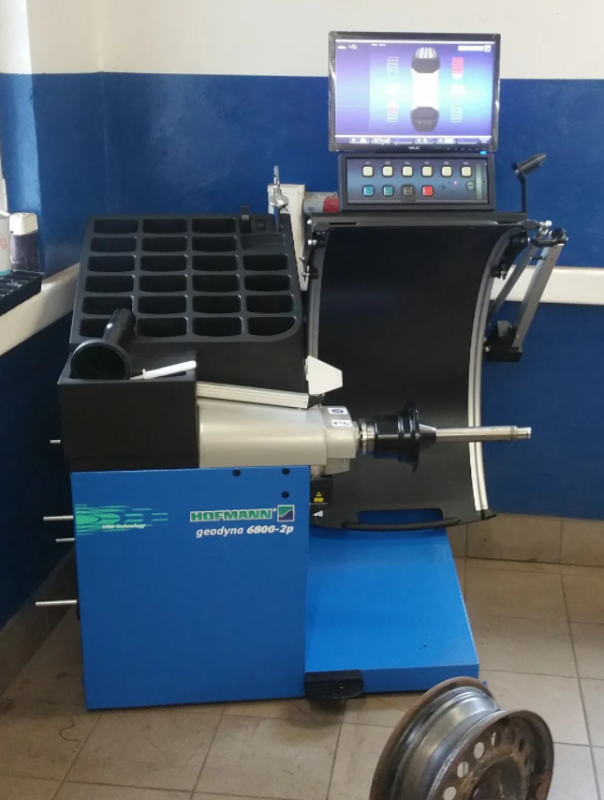 Балансировочный станок Hofmann Geodyna 6800-2p, легковой, полуавтоматический, 220В
