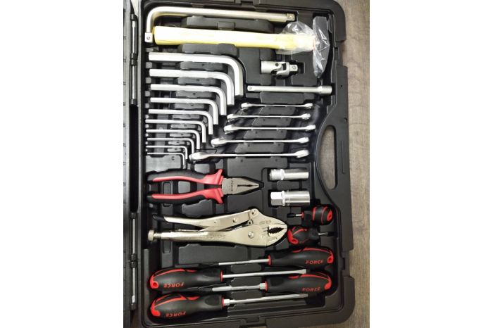 Набор инструментов в кейсе Force 41421R, 142 предмета, с трещоткой, 1/2", 1/4", 3/8"