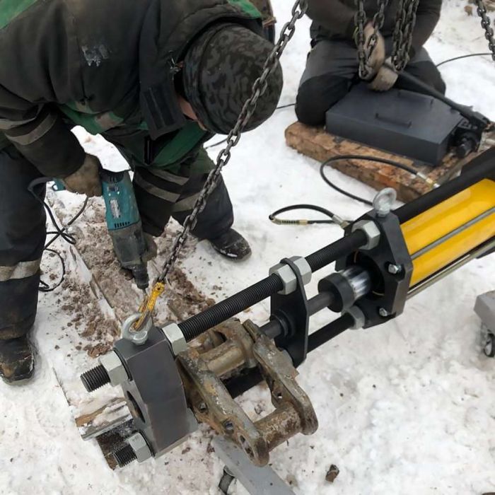 Выпрессовщик пальцев траковых цепей ОДА Сервис ODA-T1339, 100 тонн
