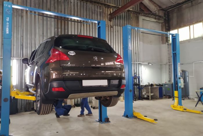 Подъемник двухстоечный автомобильный 4 тонны Техносоюз TS-1114MR, электрогидравлический, 220/380В