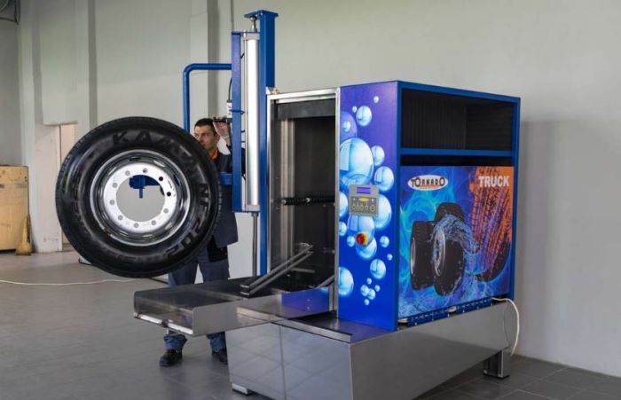 Мойка колес Техновектор ТОРНАДО TRUCK H, с нагревом воды, для грузовых автомобилей