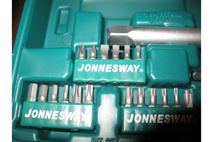 Набор инструментов в кейсе Jonnesway S04H52460S, 60 предметов, с трещоткой, 1/4", 1/2"
