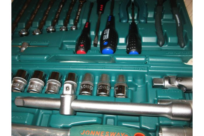 Набор инструментов в кейсе Jonnesway S04H52460S, 60 предметов, с трещоткой, 1/4", 1/2"