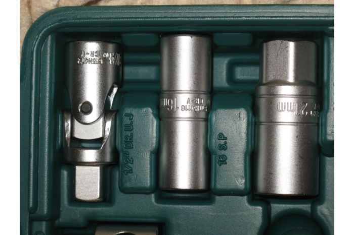Набор инструментов в кейсе Jonnesway S04H52460S, 60 предметов, с трещоткой, 1/4", 1/2"