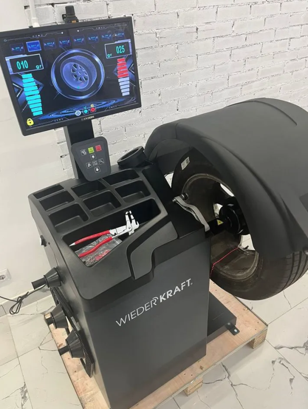Балансировочный станок WiederKraft WDK-777B, легковой, автоматический, 220В