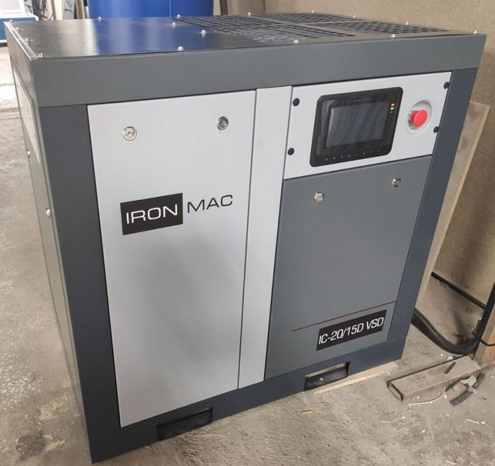 Винтовой компрессор с инвертором IronMac IC 40/10 D VSD, прямой привод, 10 бар, IP23, 4240л/мин